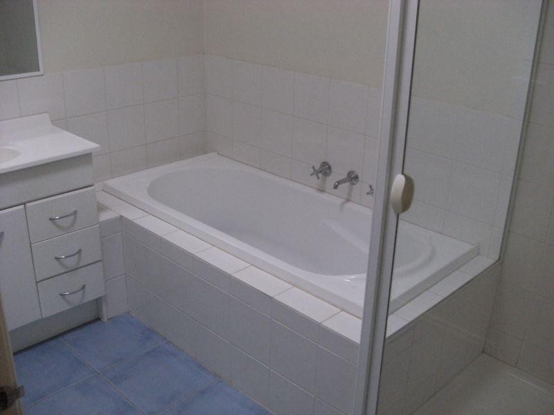 2/11 Glenfern Road, Ferntree Gully VIC 3156