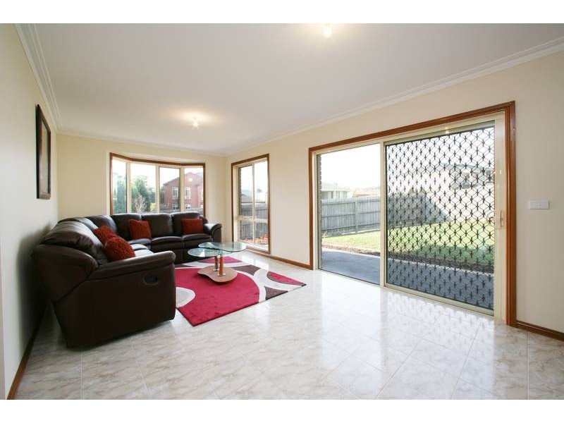 1 Carlingford Close, Rowville VIC 3178