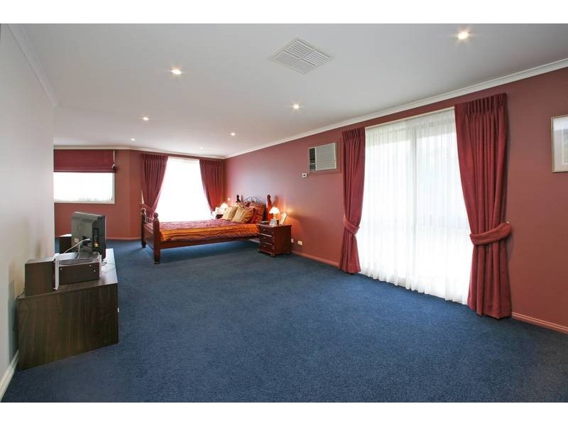 4 Hakea Court, Rowville VIC 3178