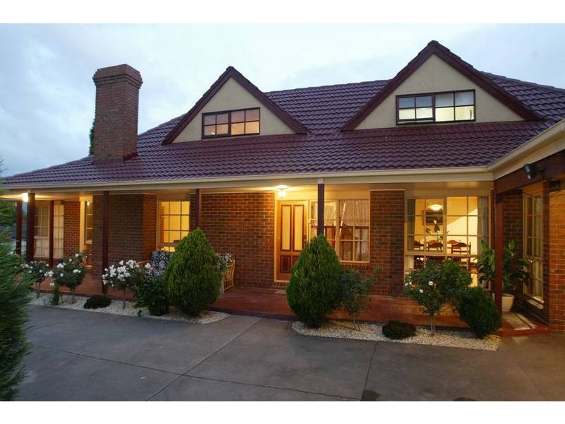 42 Halsbury Drive, Rowville VIC 3178