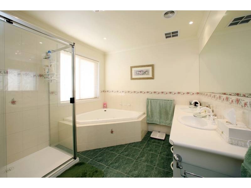 32 Ellendale Street, Rowville VIC 3178