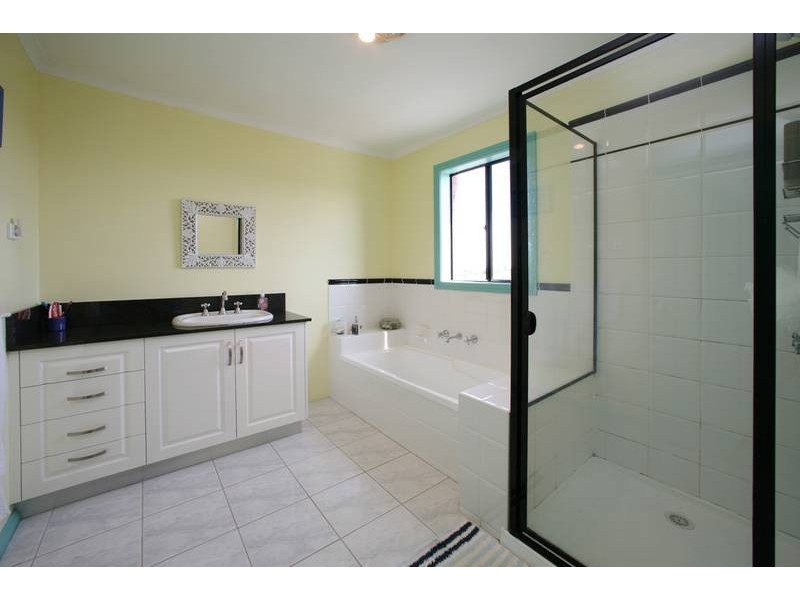 11 Hume Drive, Lysterfield VIC 3156