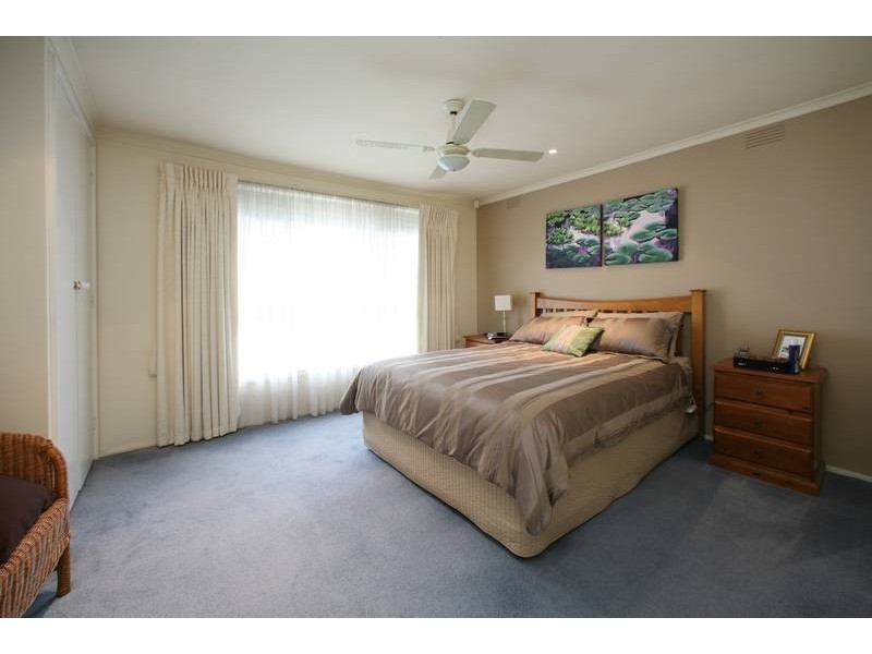 42 Denver Crescent, Rowville VIC 3178