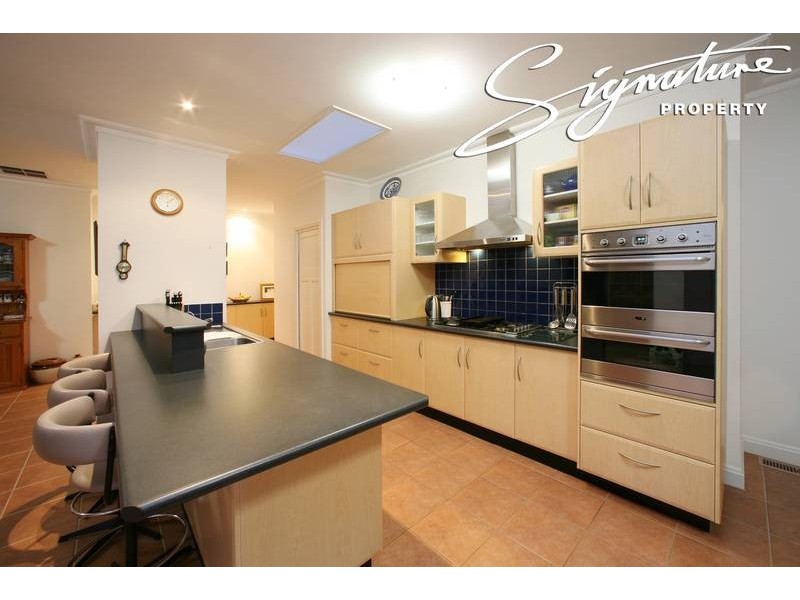 6 Helmsley Avenue, Lysterfield VIC 3156