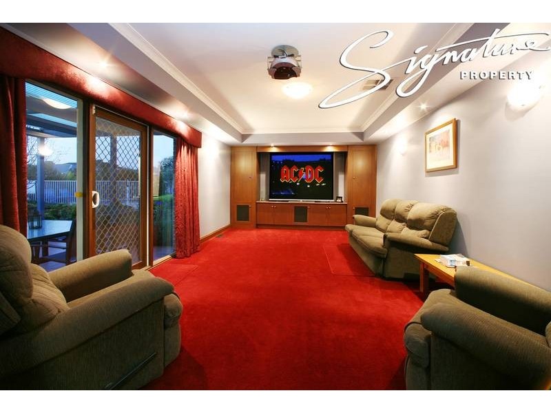 6 Helmsley Avenue, Lysterfield VIC 3156