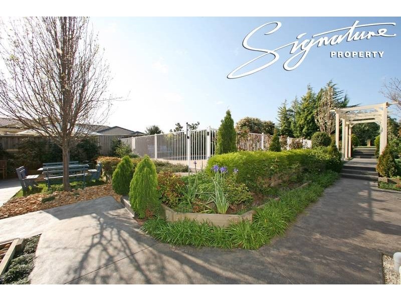 6 Helmsley Avenue, Lysterfield VIC 3156