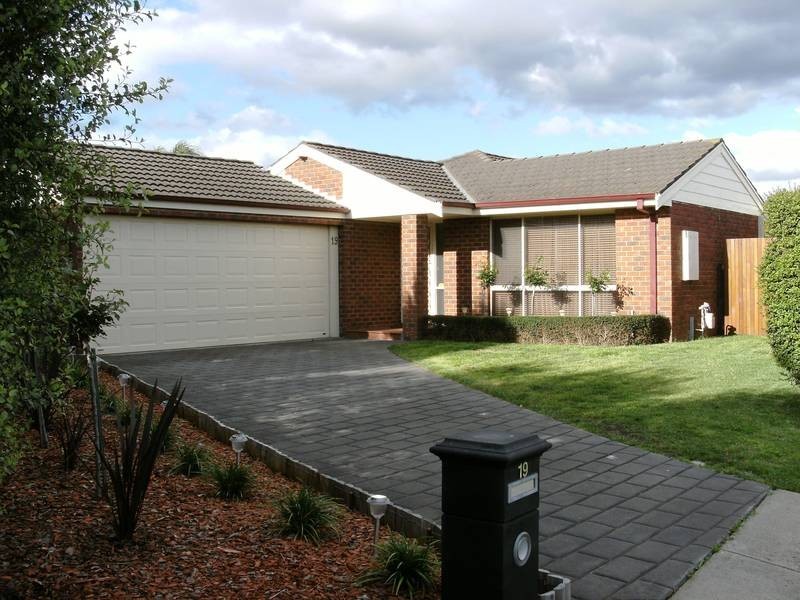 19 Magdalena Place, Rowville VIC 3178