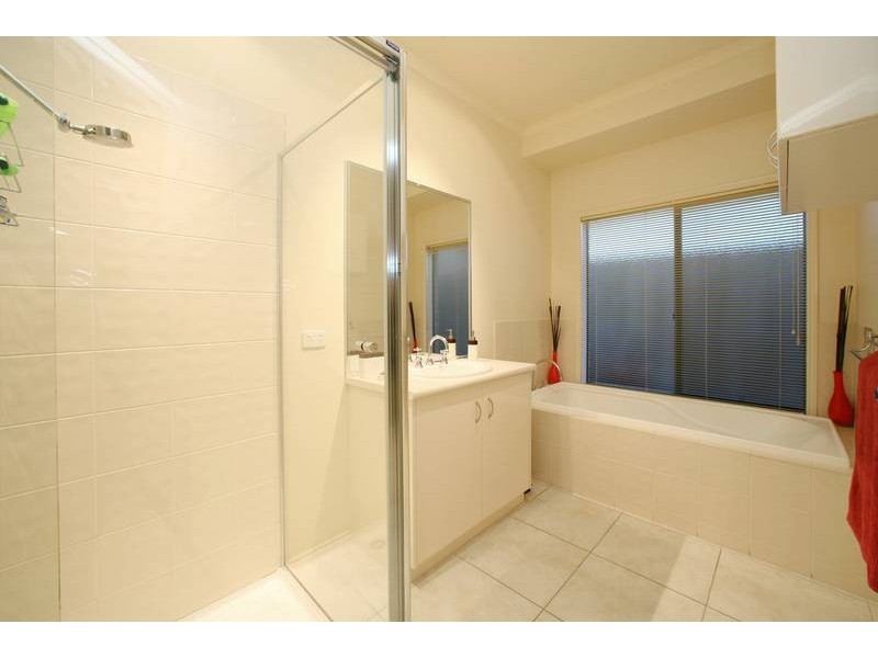 49 Lambourne Avenue, Rowville VIC 3178