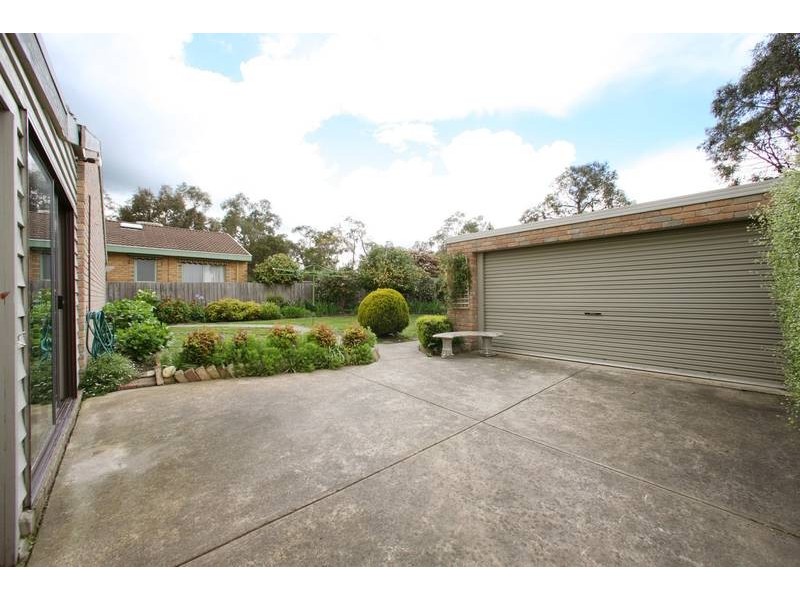 10 Bark Avenue, Rowville VIC 3178