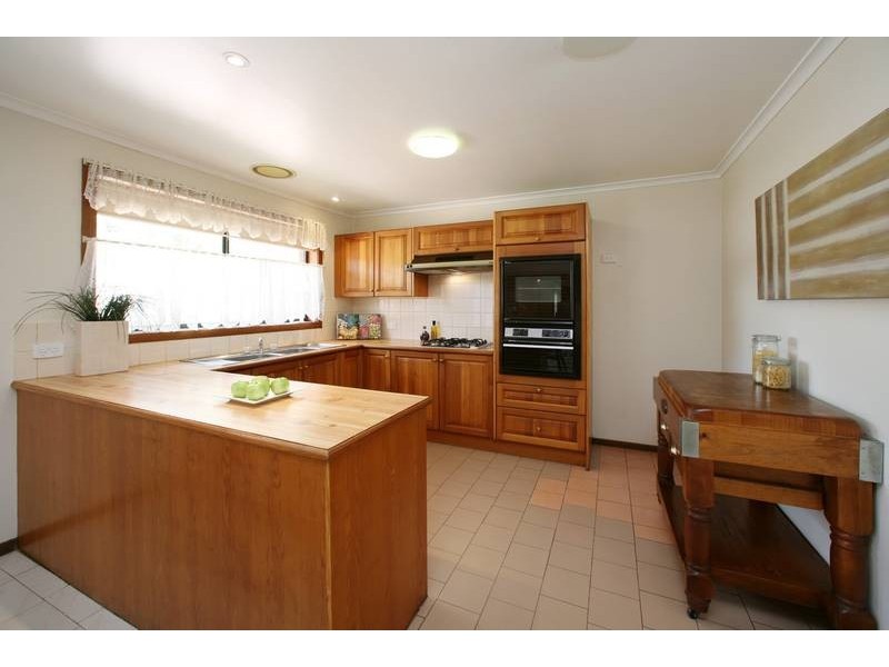 256 Dandelion Drive, Rowville VIC 3178