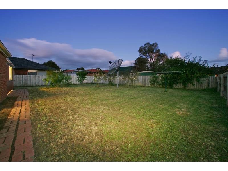26 Landsborough Avenue, Rowville VIC 3178