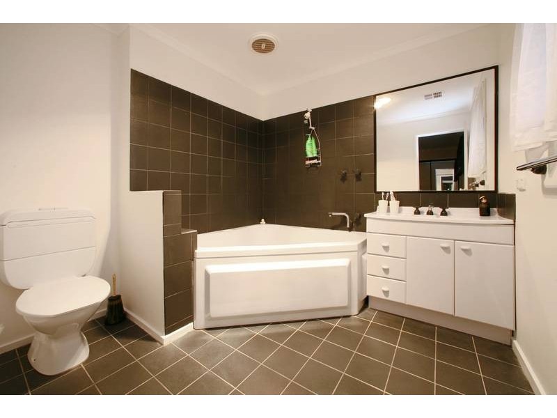 38 Burchall Crescent, Rowville VIC 3178