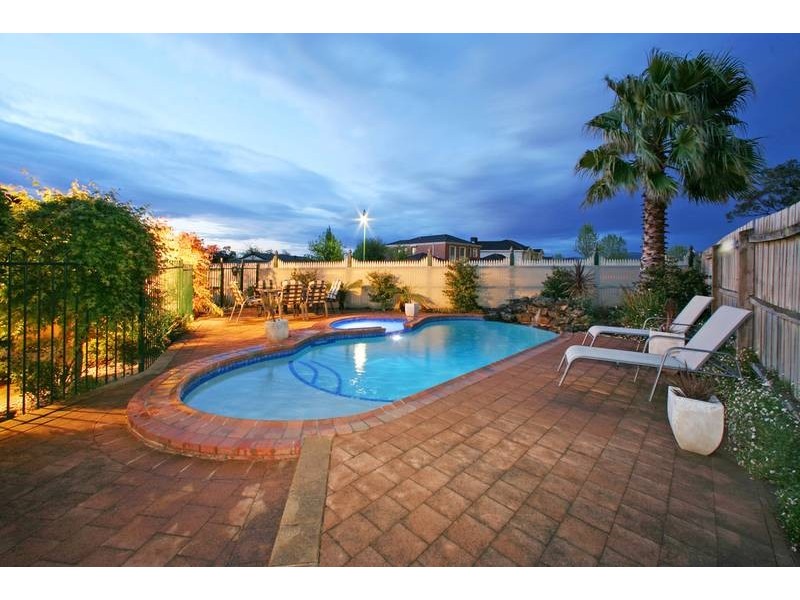 11 Teofilo Drive, Lysterfield VIC 3156