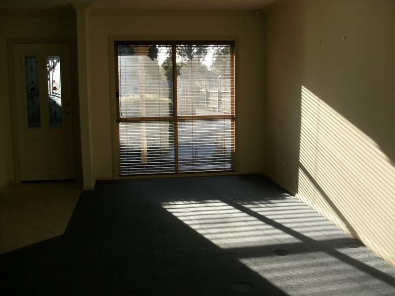 2/10 Willow Avenue, Rowville VIC 3178