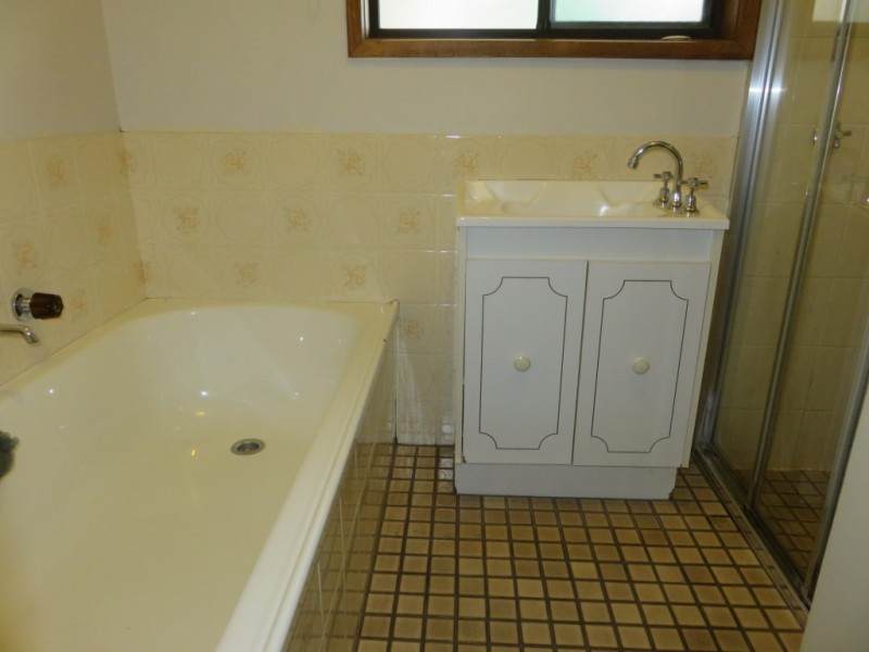 17 Malmsbury Crescent, Rowville VIC 3178