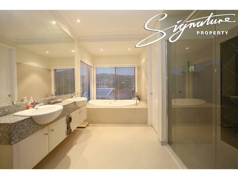 28 Rosewood Boulevard, Lysterfield VIC 3156