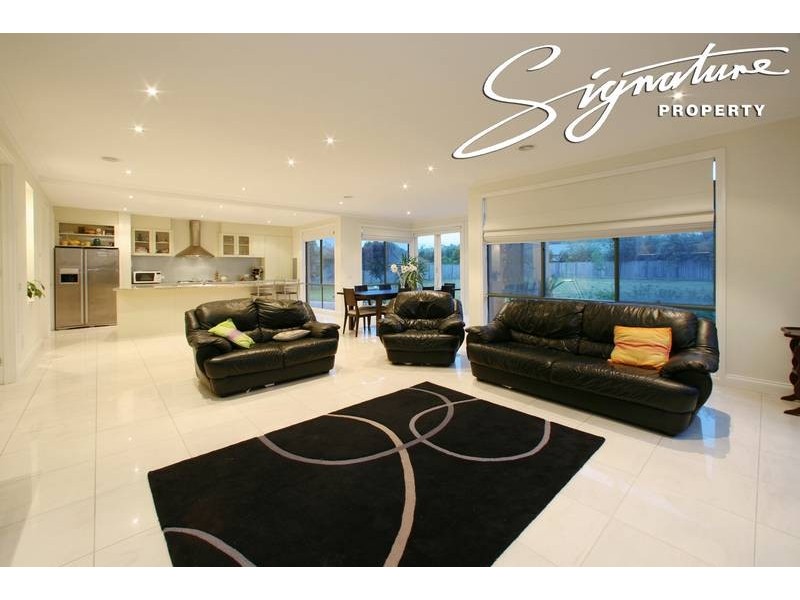 28 Rosewood Boulevard, Lysterfield VIC 3156