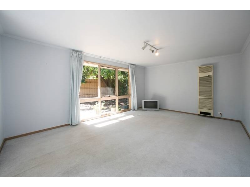 6 Bellfield Drive, Lysterfield VIC 3156