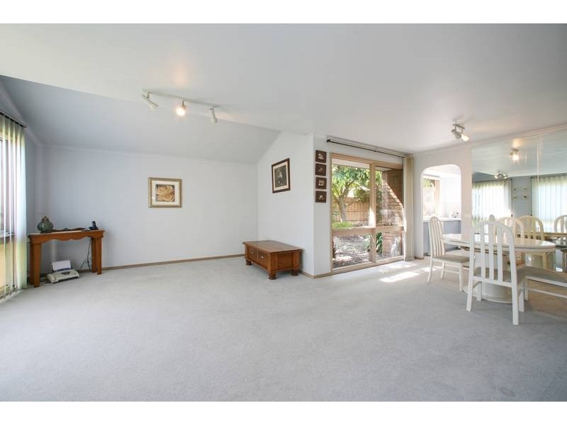 6 Bellfield Drive, Lysterfield VIC 3156