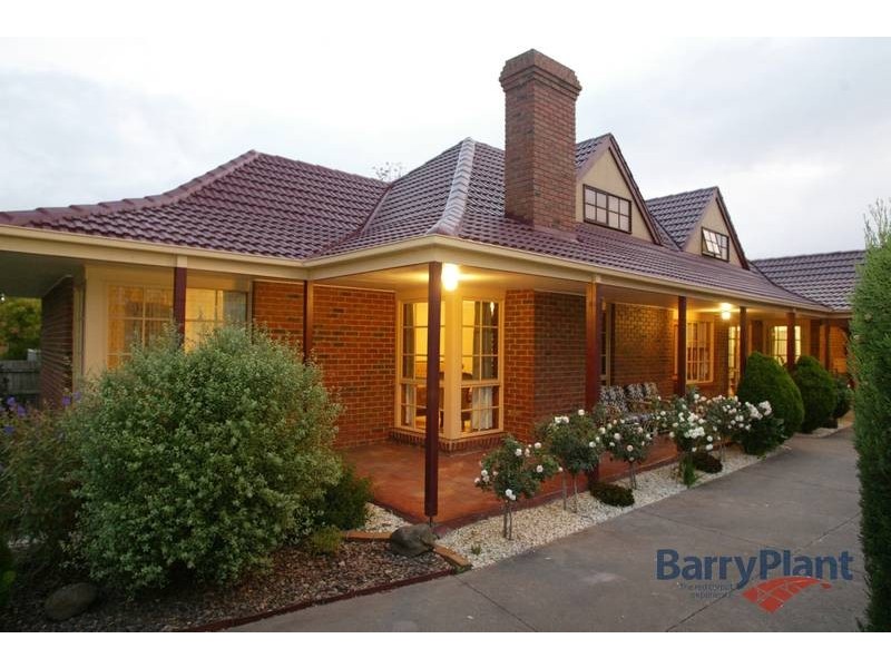 42 Halsbury Drive, Rowville VIC 3178