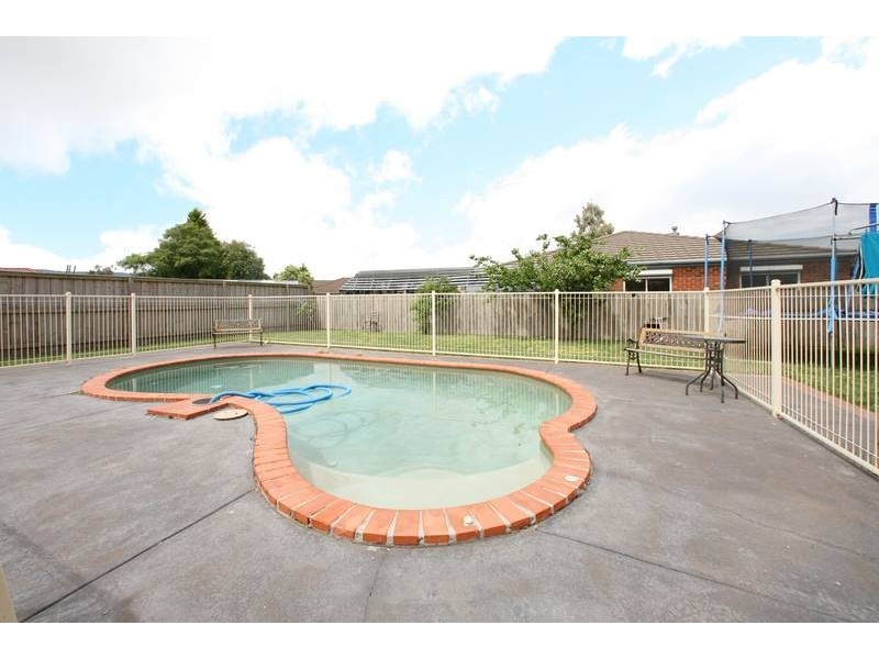 92 Karoo Road, Rowville VIC 3178