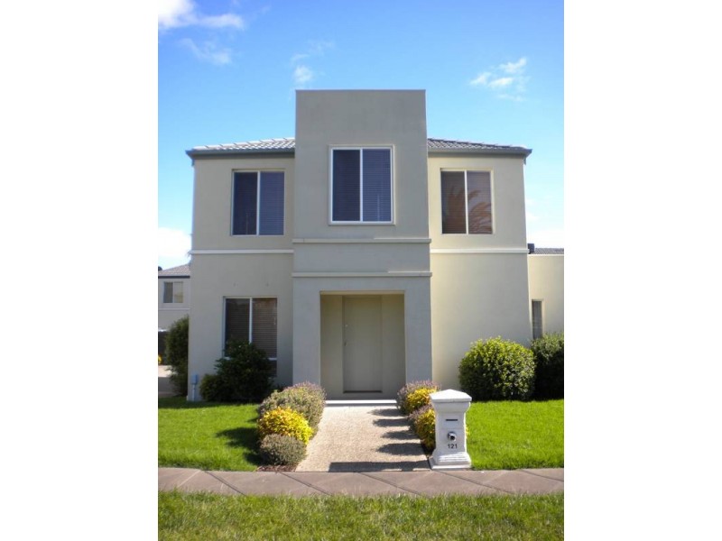 121 Sovereign Manors Crescent, Rowville VIC 3178