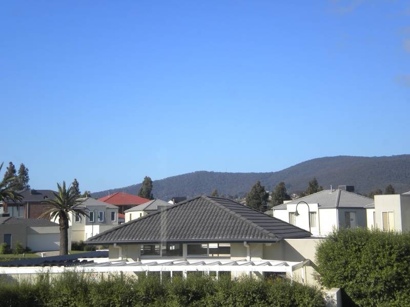 121 Sovereign Manors Crescent, Rowville VIC 3178