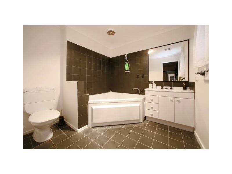 38 Burchall Crescent, Rowville VIC 3178