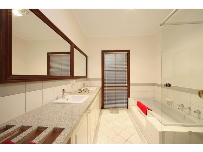 36 Tetragona Quadrant, Rowville VIC 3178