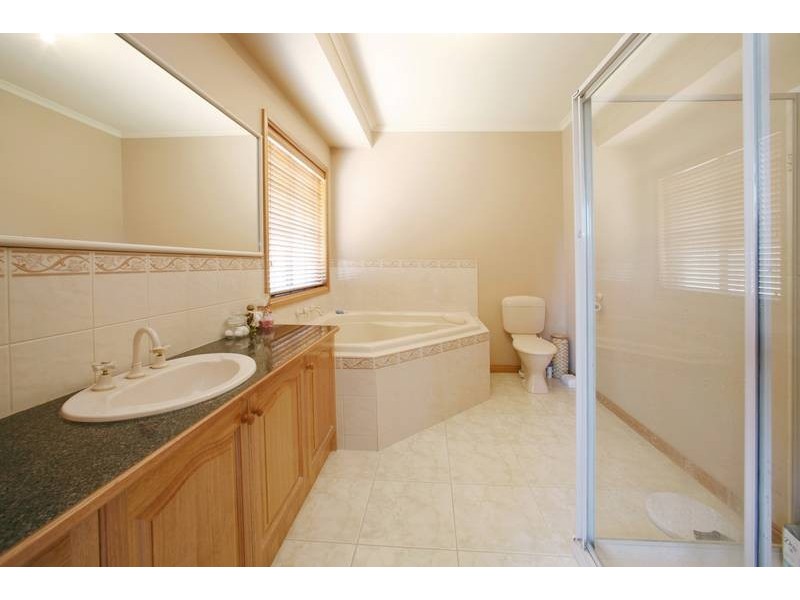 2 Callander Place, Lysterfield VIC 3156