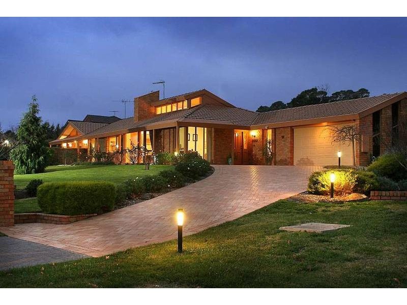 12 Parkside Blvd, Lysterfield South VIC 3156
