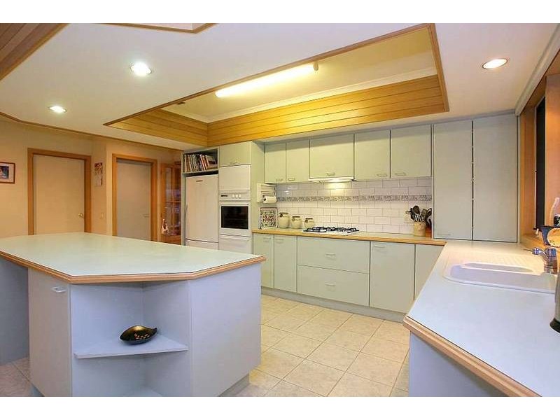 12 Parkside Blvd, Lysterfield South VIC 3156