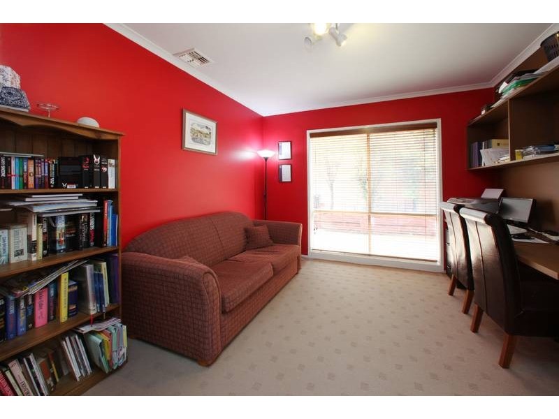47 Woodside Drive, Rowville VIC 3178