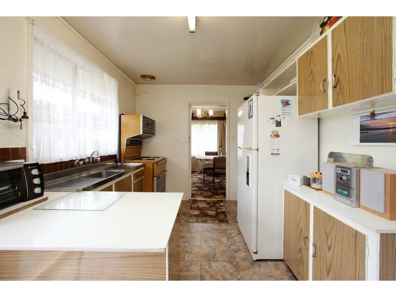 8 Eurella Crescent, Rowville VIC 3178