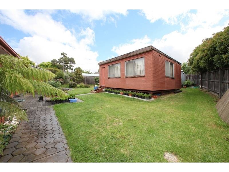 8 Eurella Crescent, Rowville VIC 3178