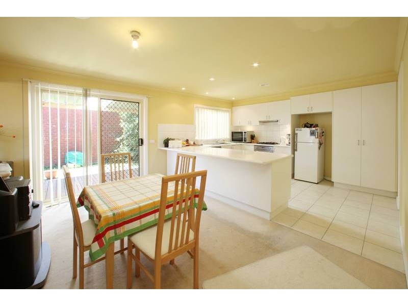 2/7 Hillcrest Avenue, Ferntree Gully VIC 3156
