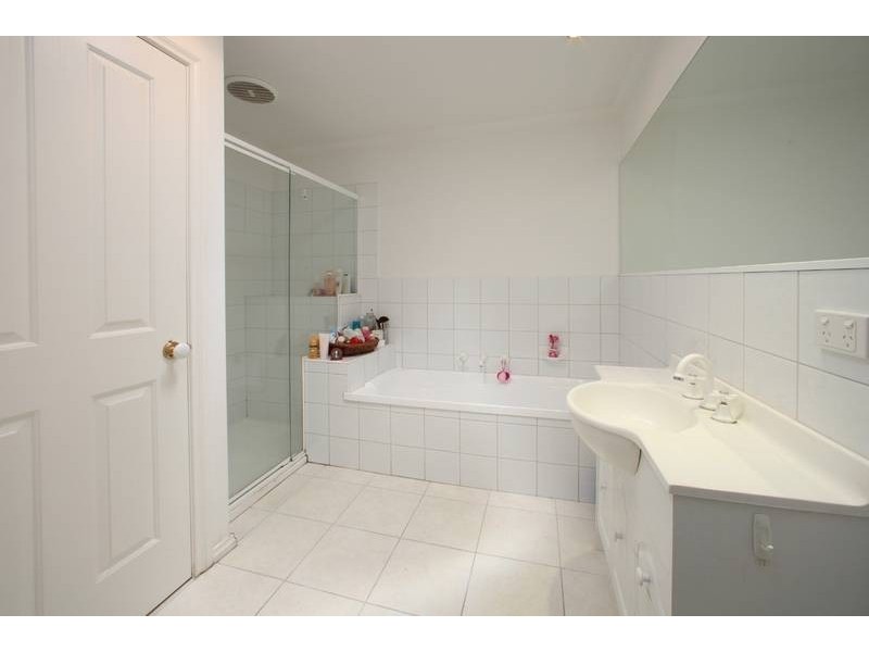 2/7 Hillcrest Avenue, Ferntree Gully VIC 3156
