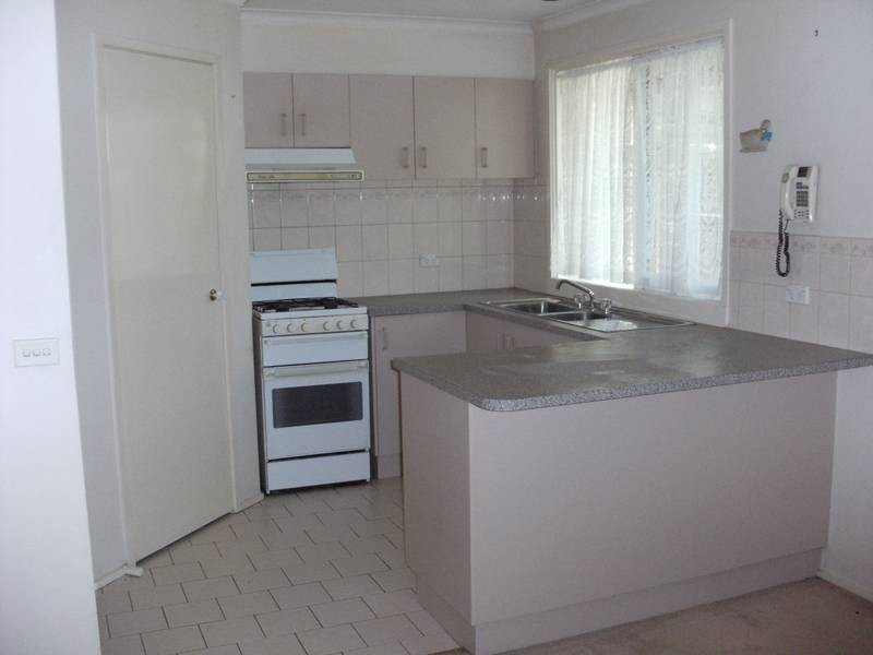 33 The Fairway, Rowville VIC 3178