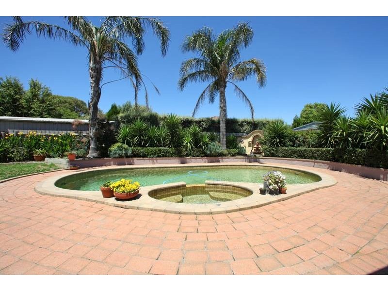 291 Dandelion Drive, Rowville VIC 3178