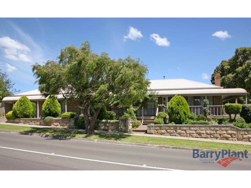 2 Severn Crescent, Rowville VIC 3178