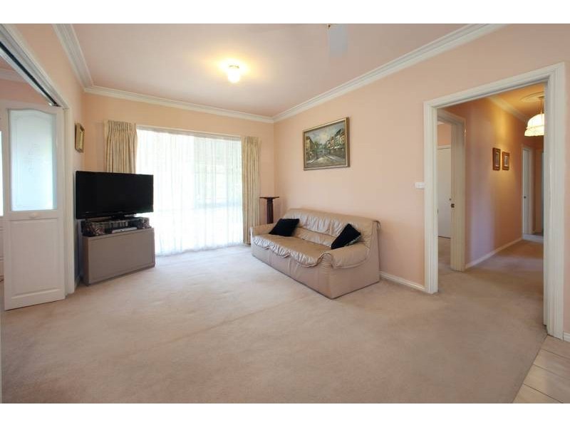2 Severn Crescent, Rowville VIC 3178