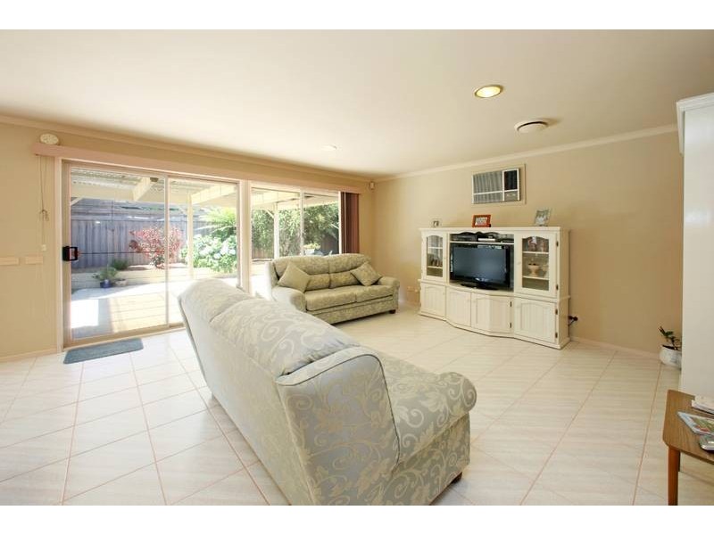 4 Kimbolton Drive, Lysterfield VIC 3156