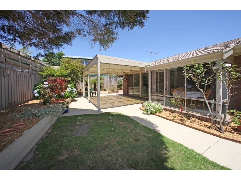 4 Kimbolton Drive, Lysterfield VIC 3156