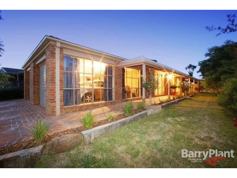 4 Woodside Drive, Rowville VIC 3178
