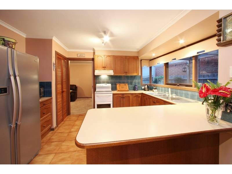 4 Woodside Drive, Rowville VIC 3178