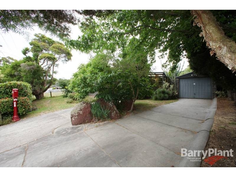 28 Manuka Drive, Ferntree Gully VIC 3156