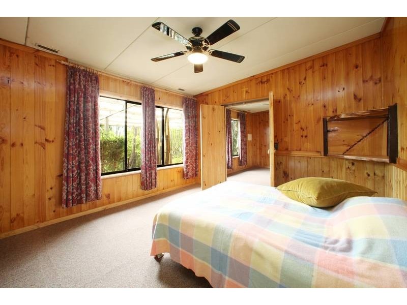 28 Manuka Drive, Ferntree Gully VIC 3156