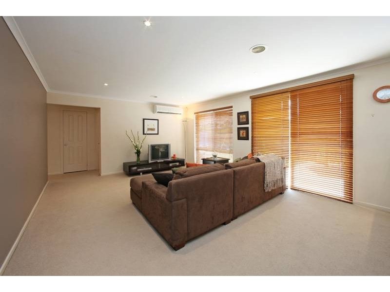 8 Rosebank Court, Rowville VIC 3178