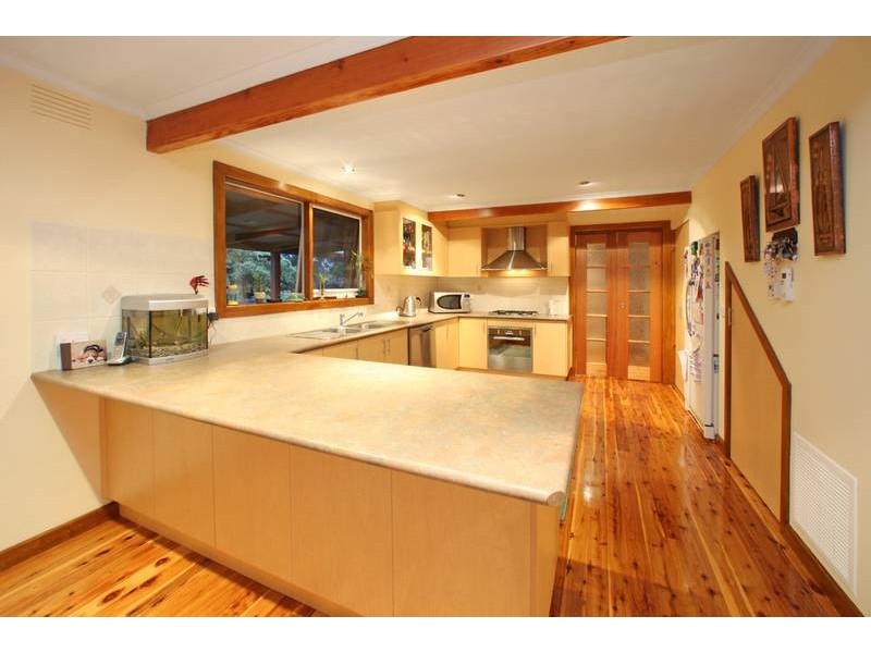 27 Erie Avenue, Rowville VIC 3178