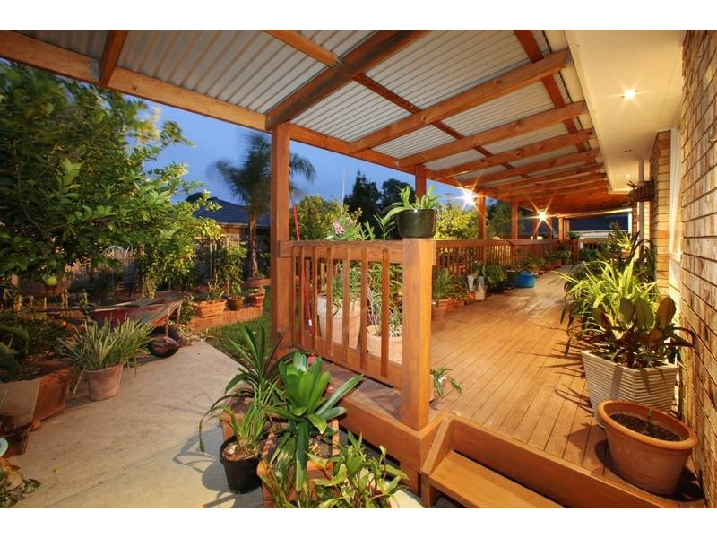 27 Erie Avenue, Rowville VIC 3178